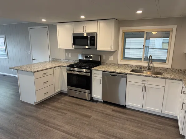 5 Rivermead Boulevard, East Hartford, CT 06118