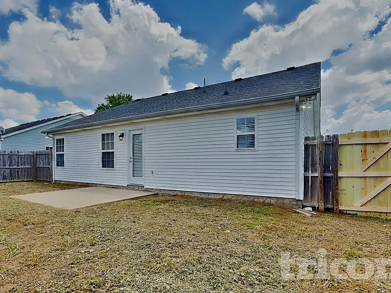 1258 Tiree Dr — Photo 16