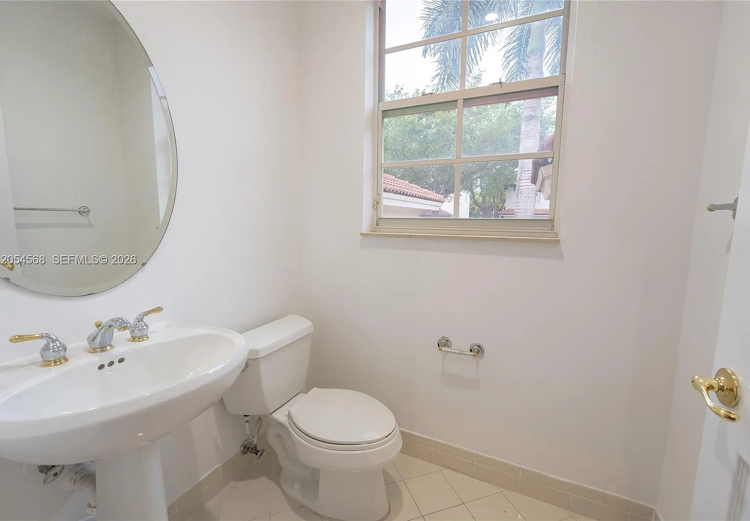 5 bed, 3437 sqft, $8,200 — Photo 4