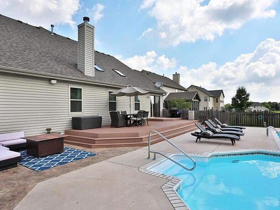 4th image of 2492 Charoe St