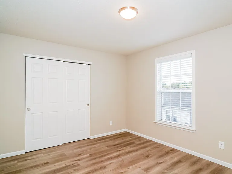 10767 Miller Dr — Photo 16