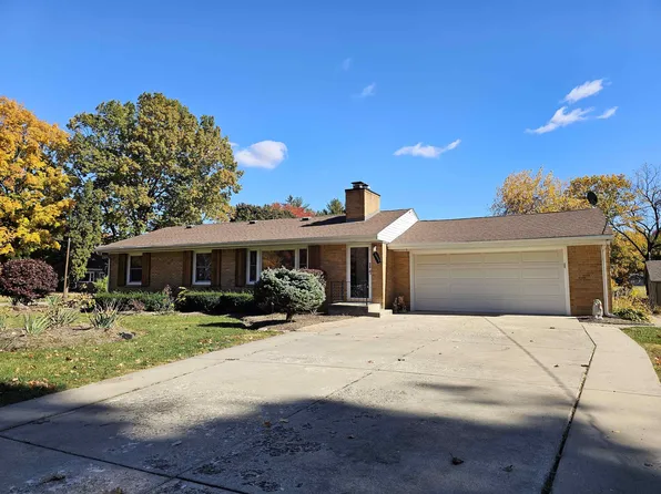 1404 Post Dr, Rockford, IL 61108