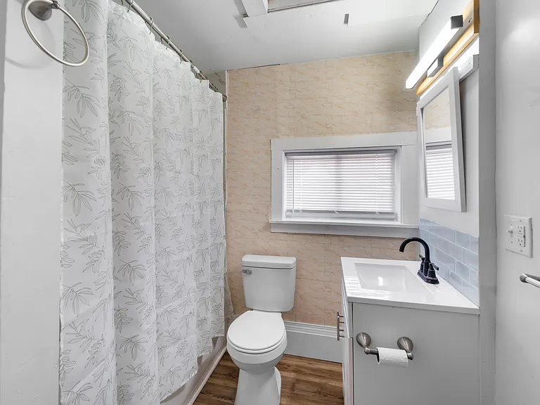 58 Walter St #B — Photo 12