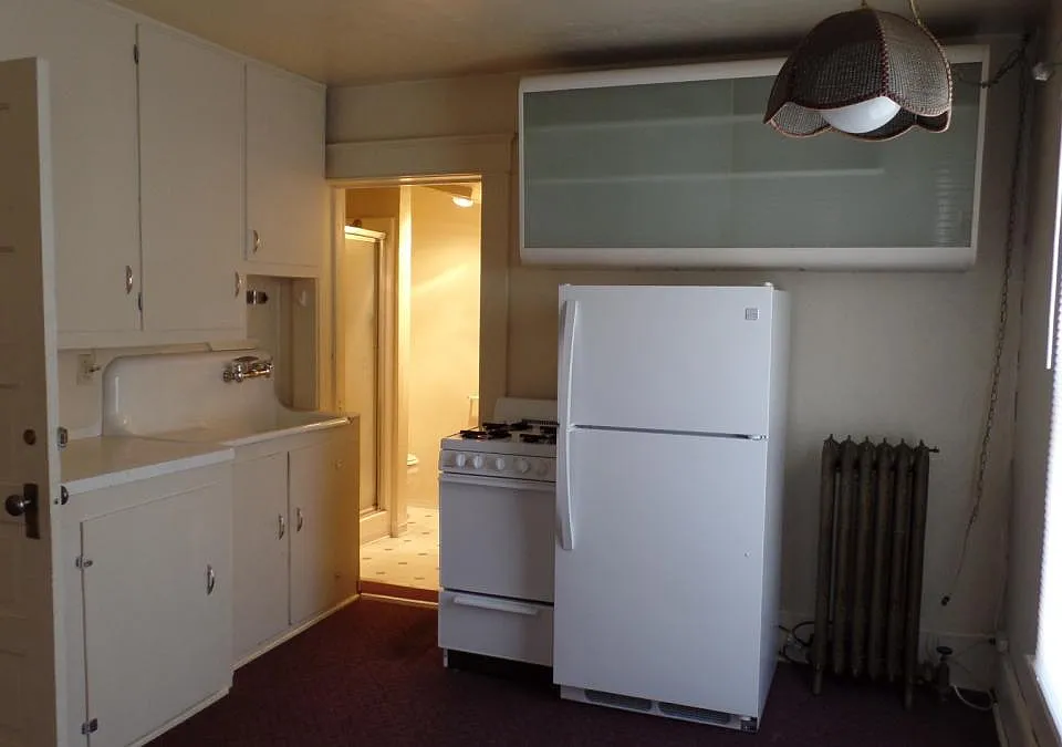 137 Bronk St #3