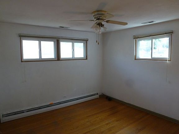 5th image of 1115 Merton Ave