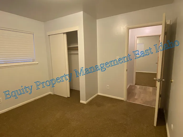 1070 McKinley Ave #8 — Photo 5
