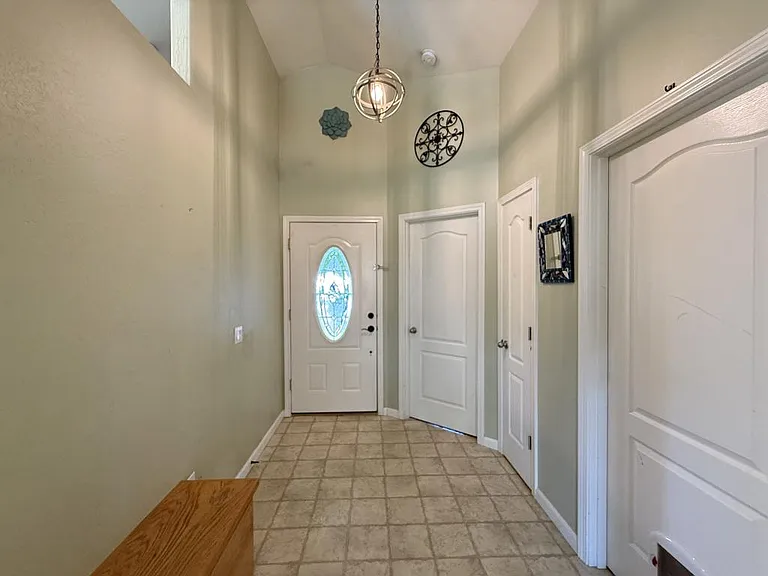 1176 NE Bonney Doon Ln — Photo 15