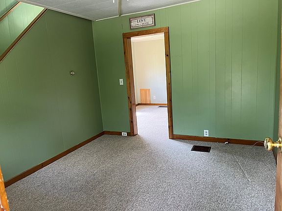 4th image of 363 Bank St
