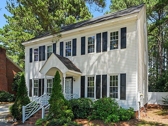 2nd image of 2112 Burnside Drive NW