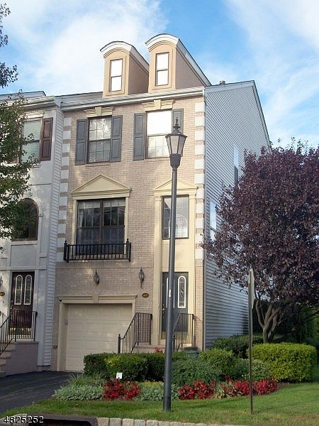 1st image of 400 Hartford Dr