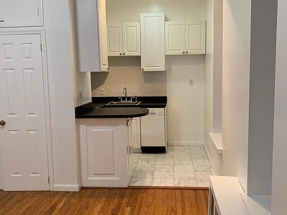 3rd image of 305 E 95th St APT 1H
