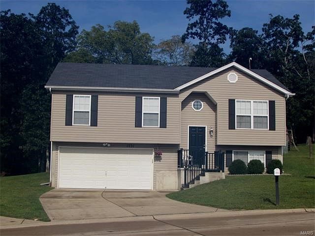 1st image of 1731 Saint Charles Dr