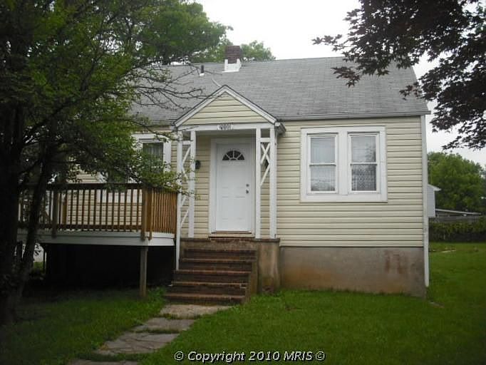 2nd image of 2000 Oak Dr