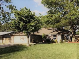 205 Paradise Way, Bentonville, AR 72712