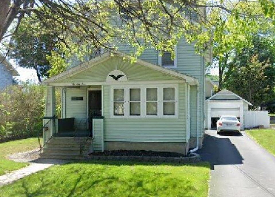 1st image of 1063 Lincoln St