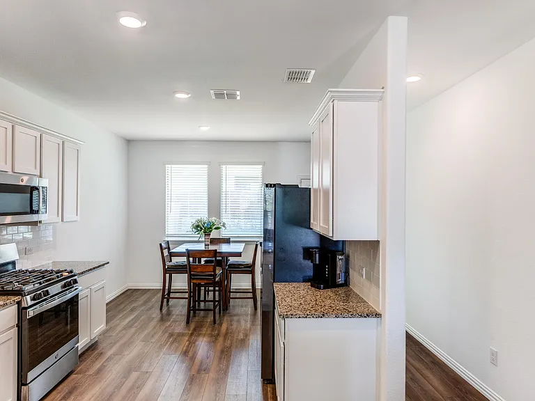 507 Saffron St — Photo 12