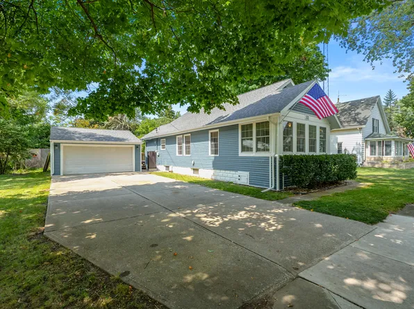 332 Sutherland Ave, Watervliet, MI 49098