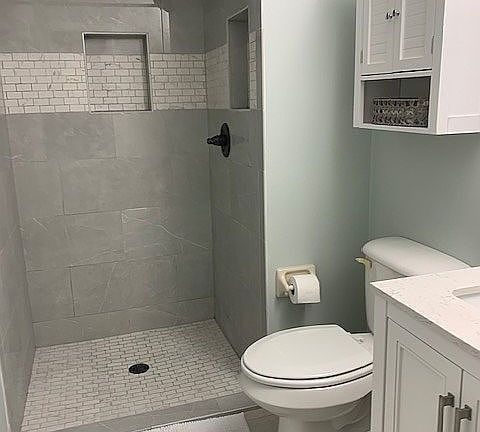 4th image of 10 Claymont Ct S