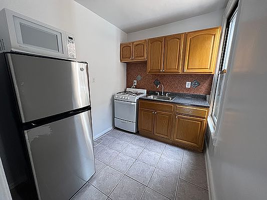 5th image of 41-25 48th St #11