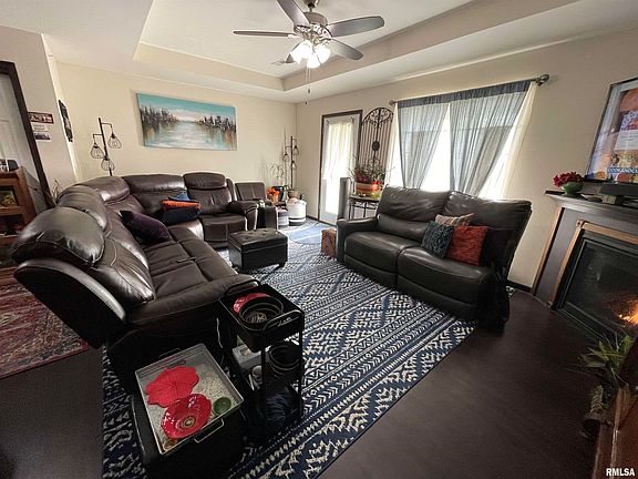 2nd image of 230 E Franklin St #204