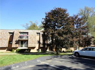 914 Forest Green Dr, Coraopolis, PA 15108