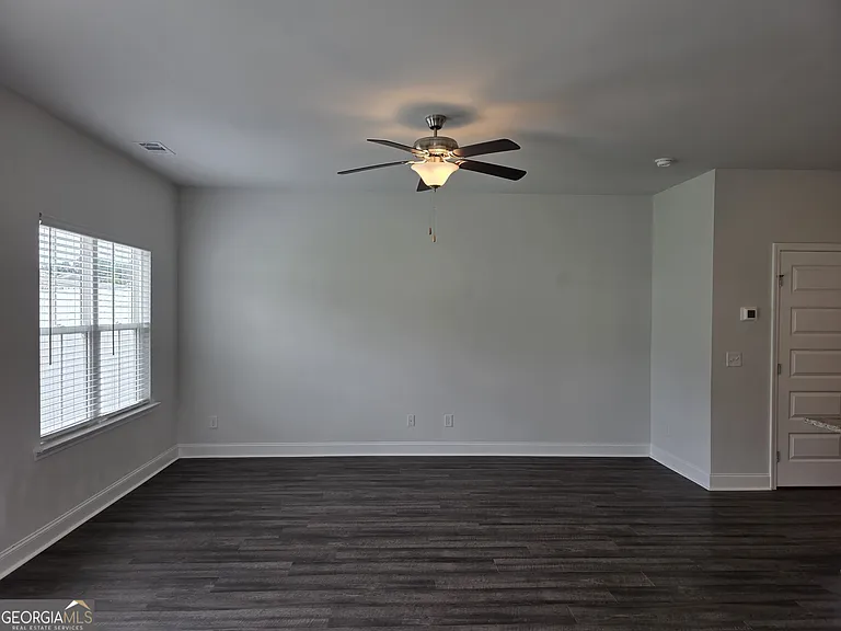 541 Governor Treutlen Cir — Photo 6