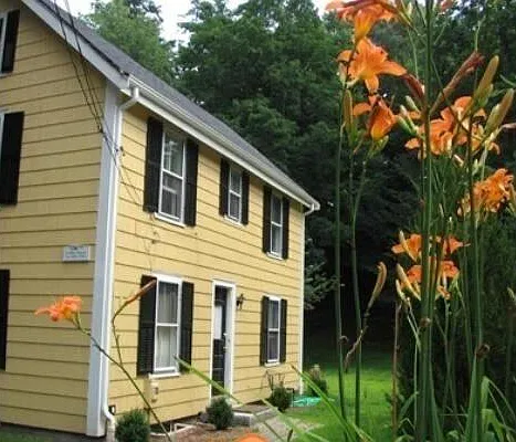 220 Bedford Street — Photo 2