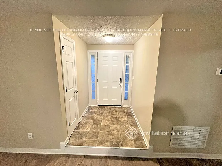 3813 Willow Tree Cir — Photo 2