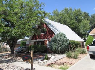 8605 Las Camas Rd NE, Albuquerque, NM 87111