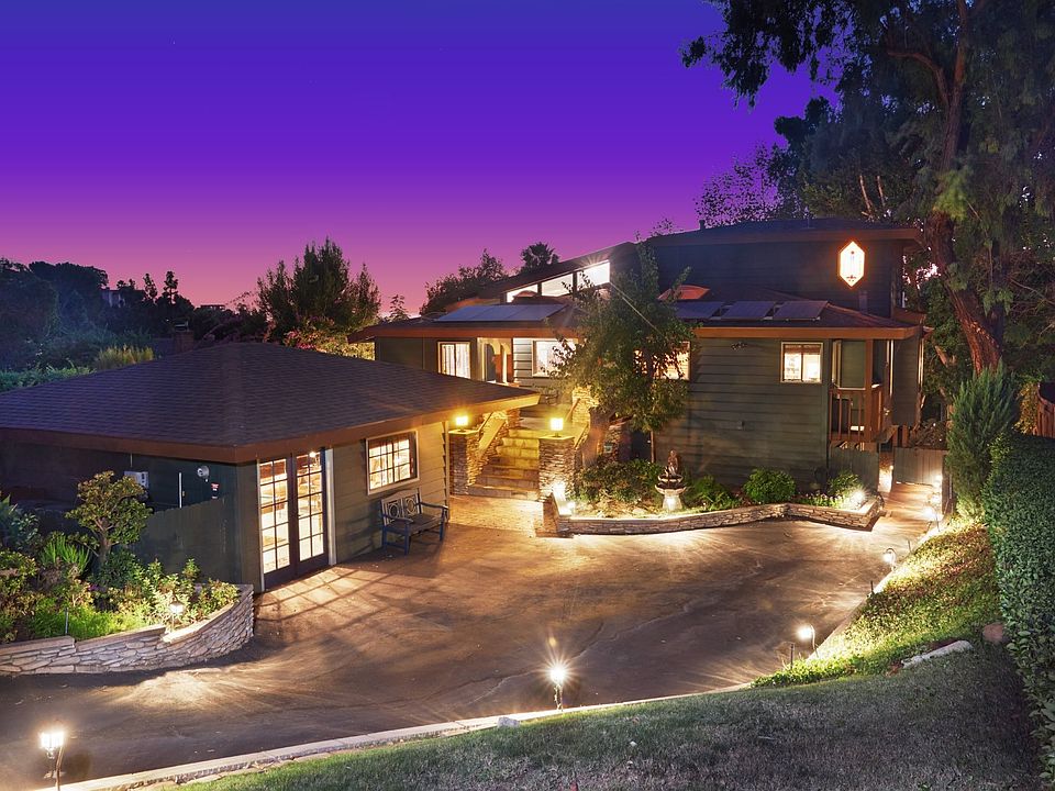 1st image of 4608 Calavo Dr
