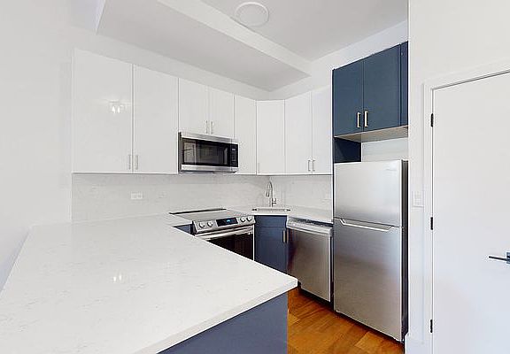 4th image of 659 10th Ave #3CC