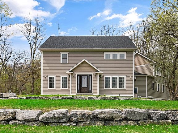 3rd image of 101 Coy Glen Rd