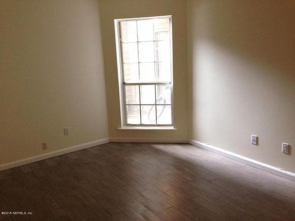 3rd image of 1158 W Fromage Cir
