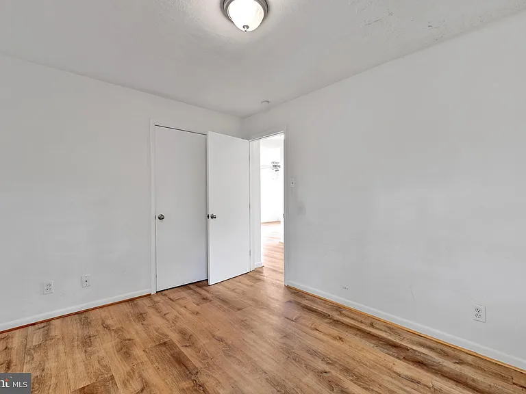 811 Seagrove Rd E #811 — Photo 16