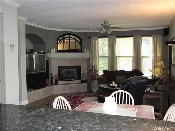 5th image of 1424 Rose Glen Dr