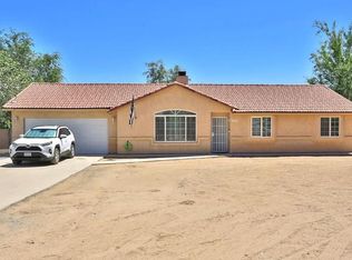 8820 Arrowhead Lake Rd, Hesperia, CA 92345