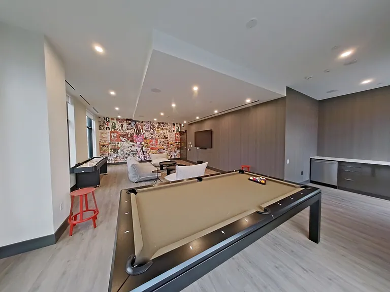 25 Gibbs Rd — Photo 4