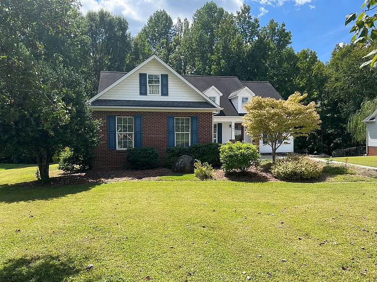 246 Winding Creek Rd — Photo 2