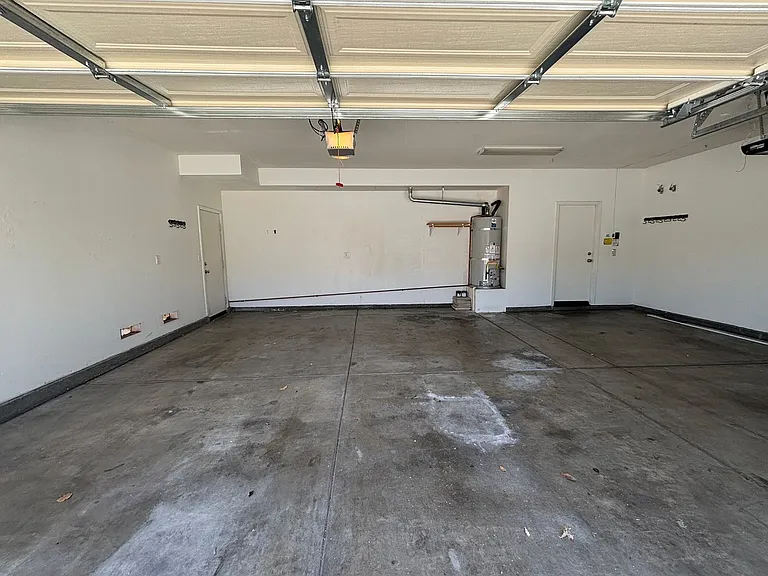 44321 Sunmist Ct — Photo 32