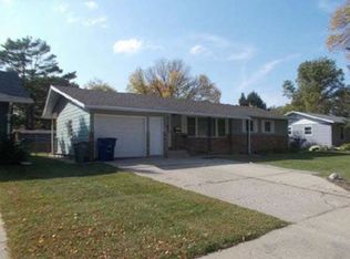 533 Maple Ln, Moorhead, MN 56560