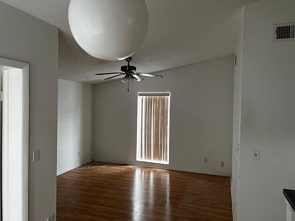 3rd image of 9203 Dalwood Ct
