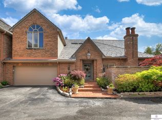 8905 Douglas Ct, Omaha, NE 68114
