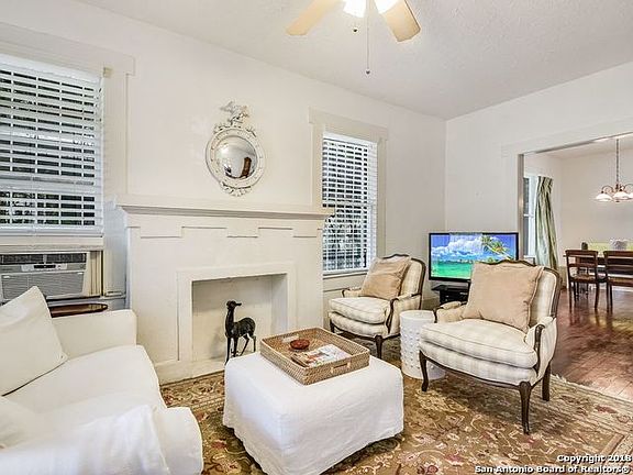 4th image of 1029 W Summit Ave