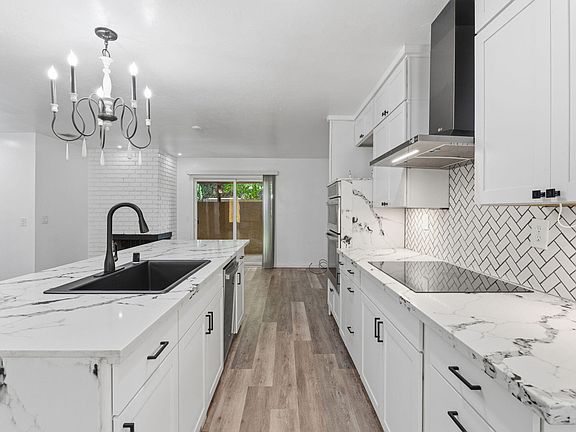 5th image of 1924 S Royal Oaks Drive