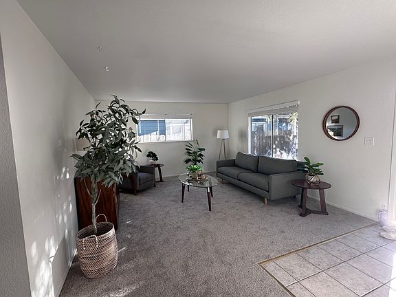 4th image of 616 Oak Dr APT A