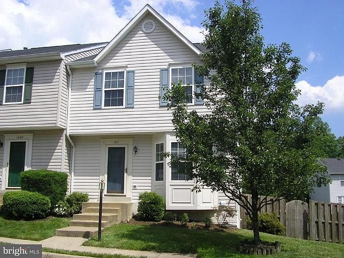 1st image of 1011 Kings Crest Dr