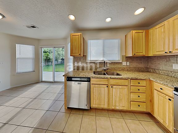 4th image of 222 Parkmont Way