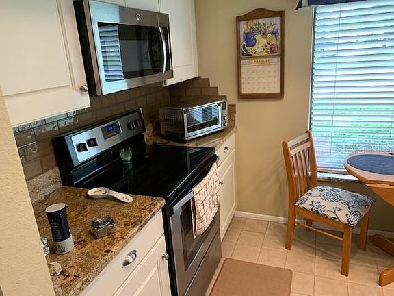 4th image of 101 Seville Ct S
