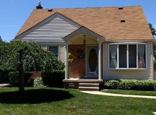 9672 Hubert Ave, Allen Park, MI 48101