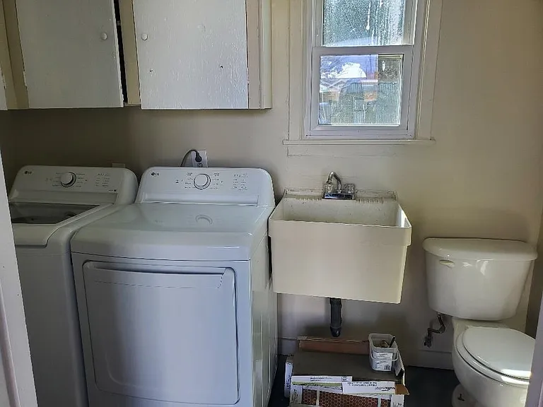 606 Maple St — Photo 3